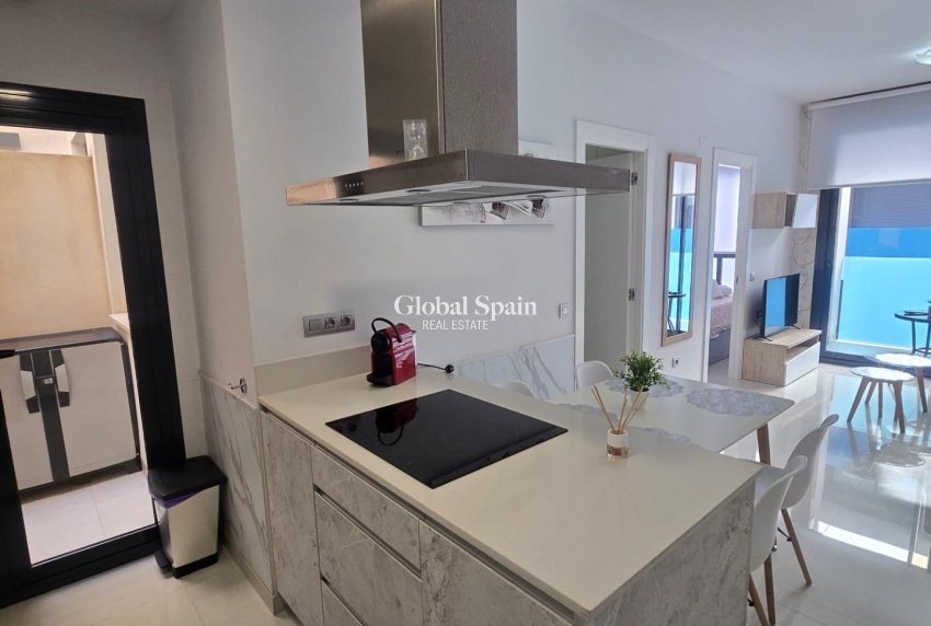 Revente - APPARTEMENT -
TORREVIEJA - Estacion de autobuses