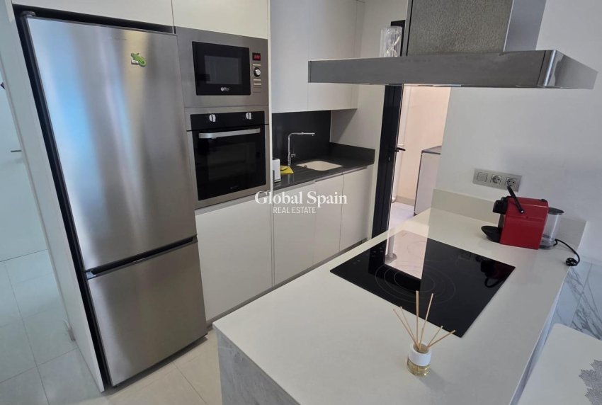 Revente - APPARTEMENT -
TORREVIEJA - Estacion de autobuses