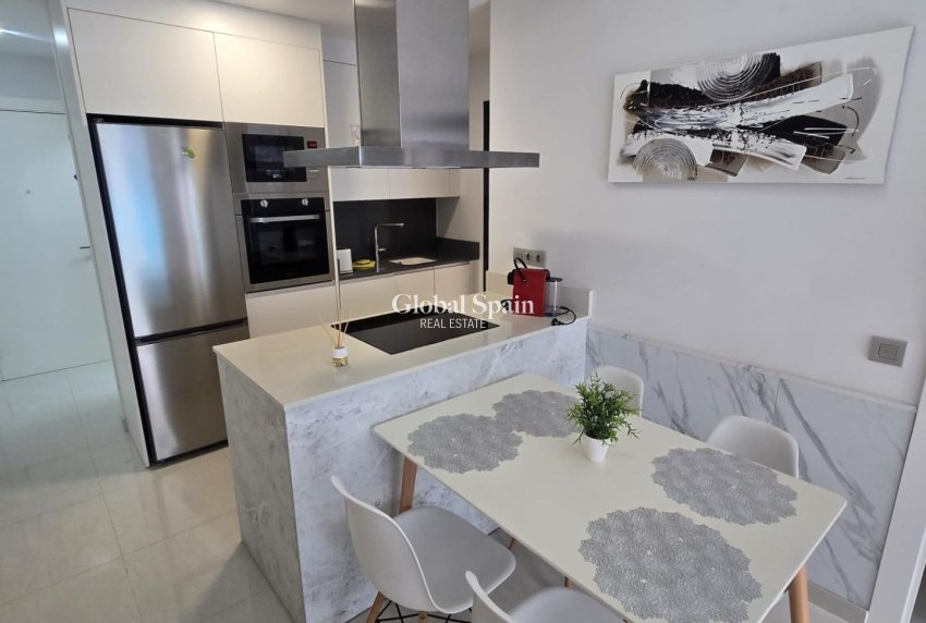 Revente - APPARTEMENT -
TORREVIEJA - Estacion de autobuses
