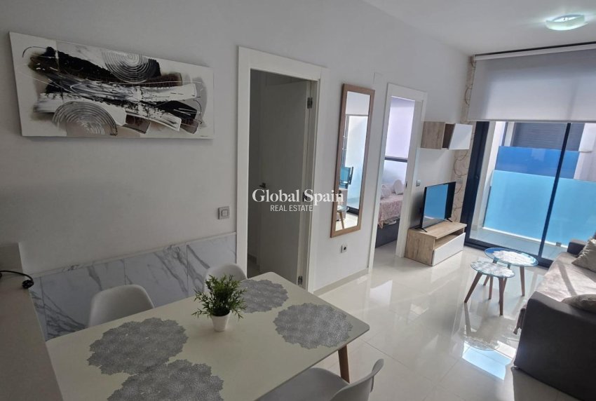 Revente - APPARTEMENT -
TORREVIEJA - Estacion de autobuses