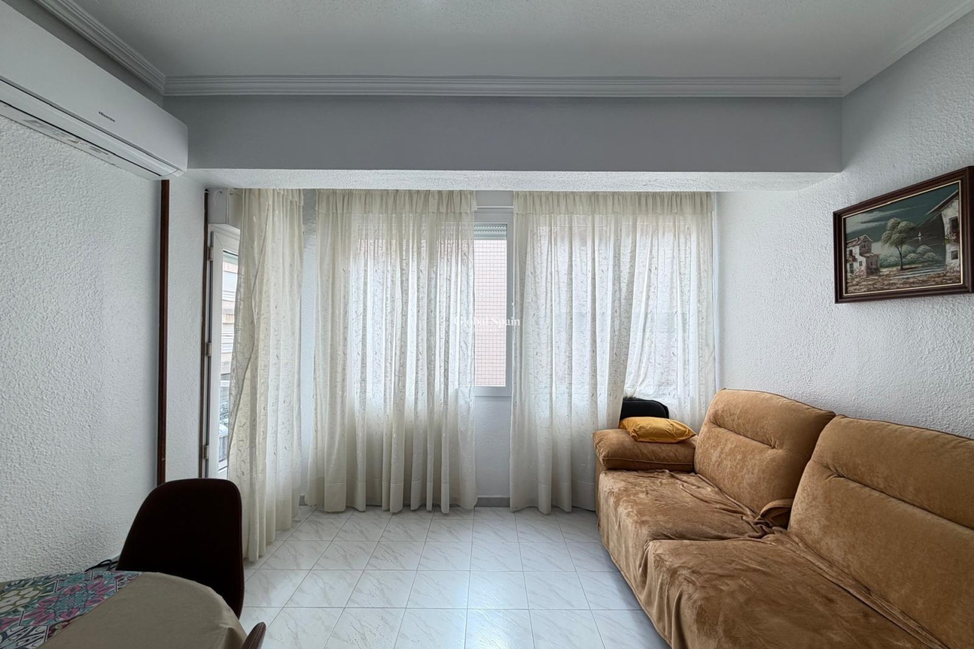Revente - APPARTEMENT -
TORREVIEJA - Estacion de autobuses