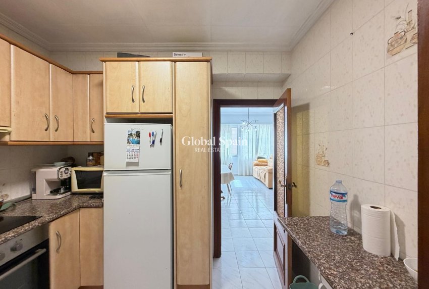 Revente - APPARTEMENT -
TORREVIEJA - Estacion de autobuses