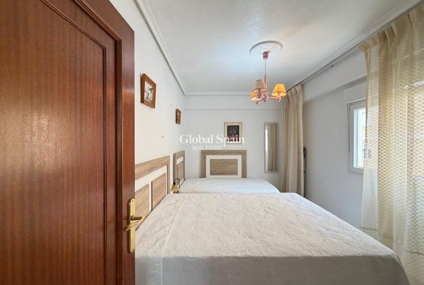 Revente - APPARTEMENT -
TORREVIEJA - Estacion de autobuses
