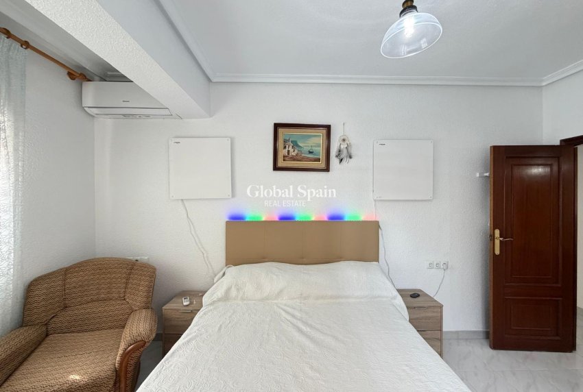 Revente - APPARTEMENT -
TORREVIEJA - Estacion de autobuses