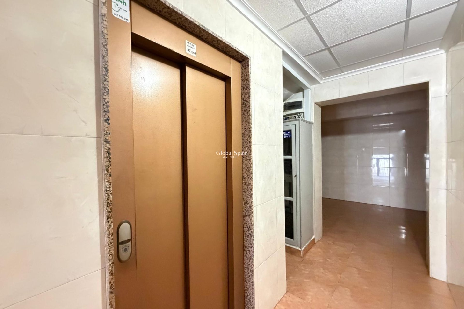 Revente - APPARTEMENT -
TORREVIEJA - Estacion de autobuses