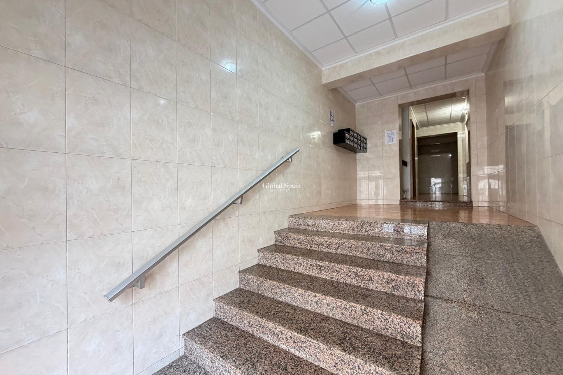 Revente - APPARTEMENT -
TORREVIEJA - Estacion de autobuses