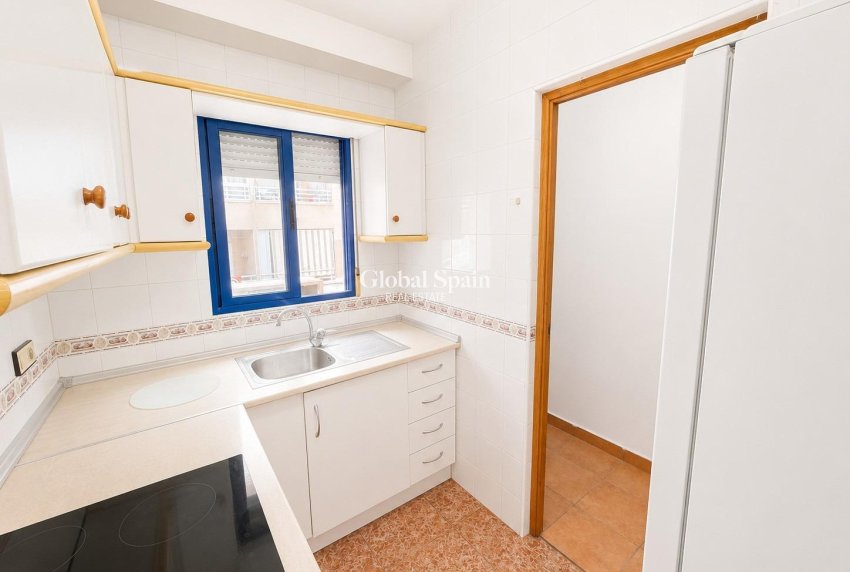 Revente - APPARTEMENT -
TORREVIEJA - Estacion de autobuses