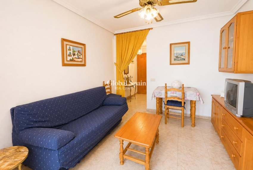 Revente - APPARTEMENT -
TORREVIEJA - Estacion de autobuses