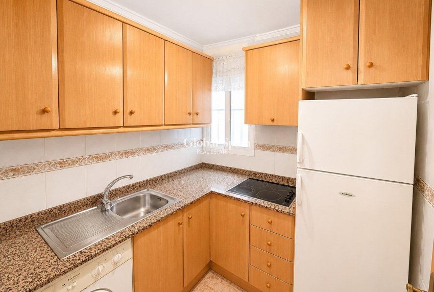 Revente - APPARTEMENT -
TORREVIEJA - Estacion de autobuses
