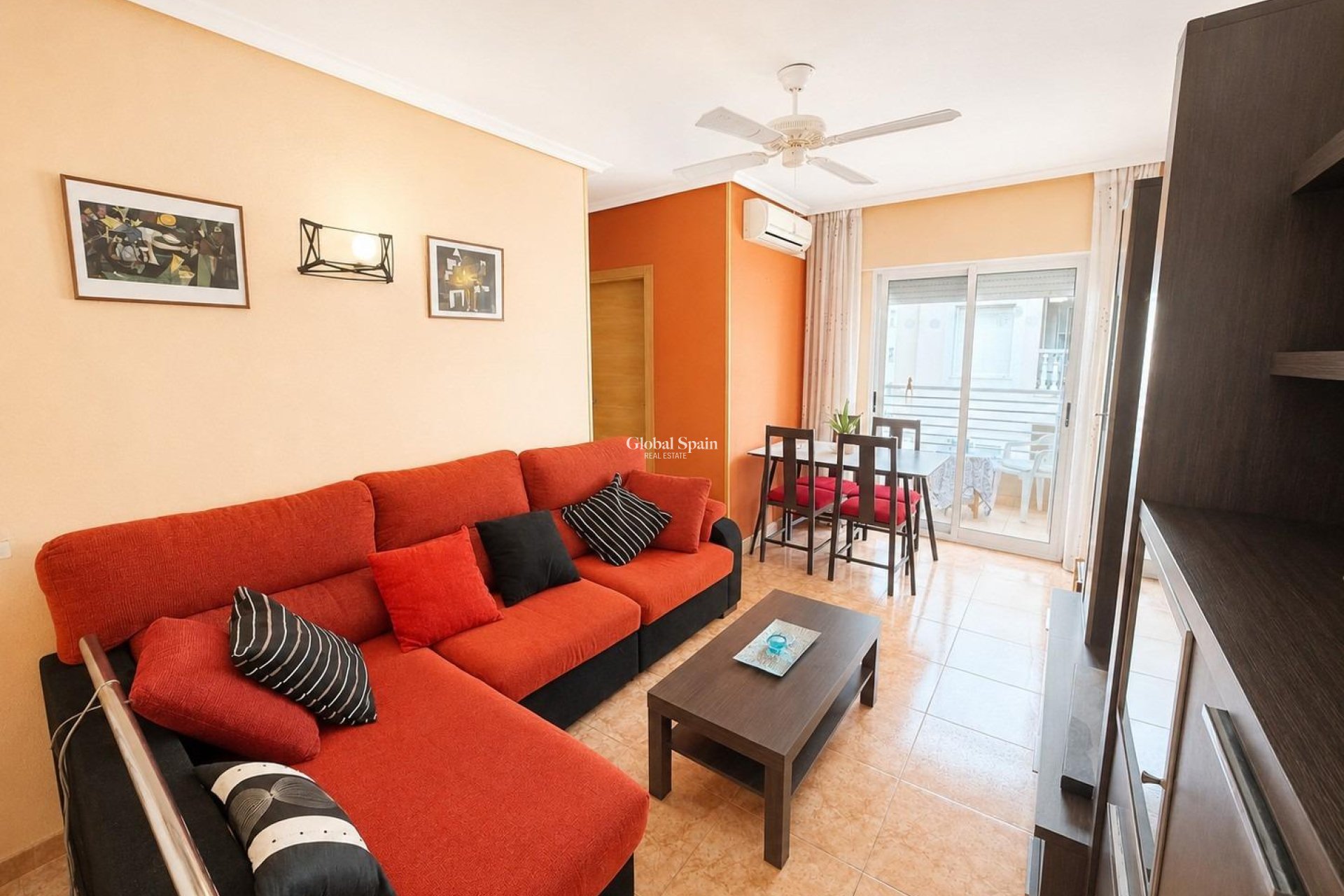Revente - APPARTEMENT -
TORREVIEJA - Estacion de autobuses