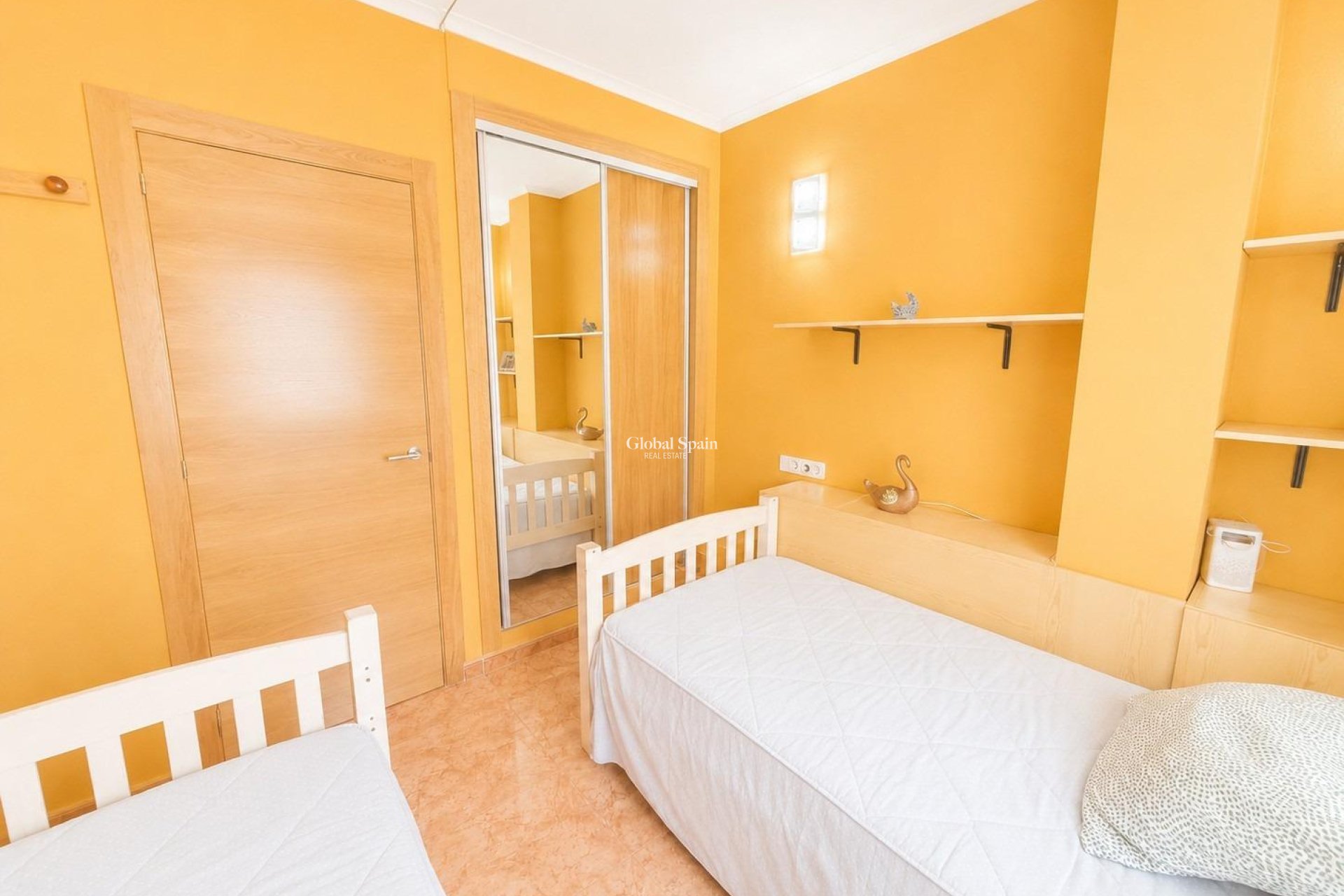 Revente - APPARTEMENT -
TORREVIEJA - Estacion de autobuses