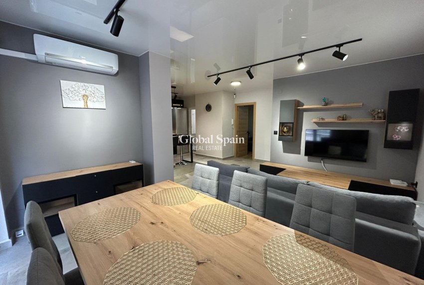 Revente - APPARTEMENT -
TORREVIEJA - Estacion de autobuses