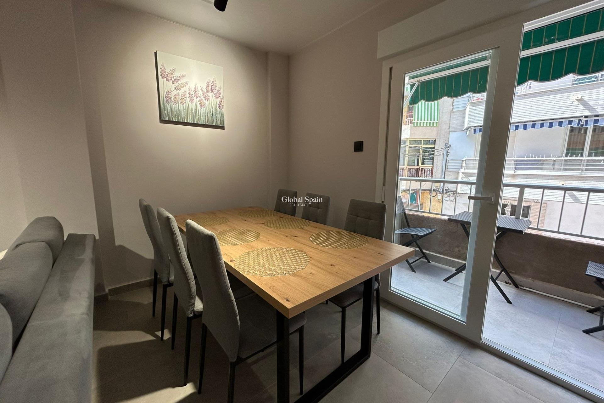 Revente - APPARTEMENT -
TORREVIEJA - Estacion de autobuses