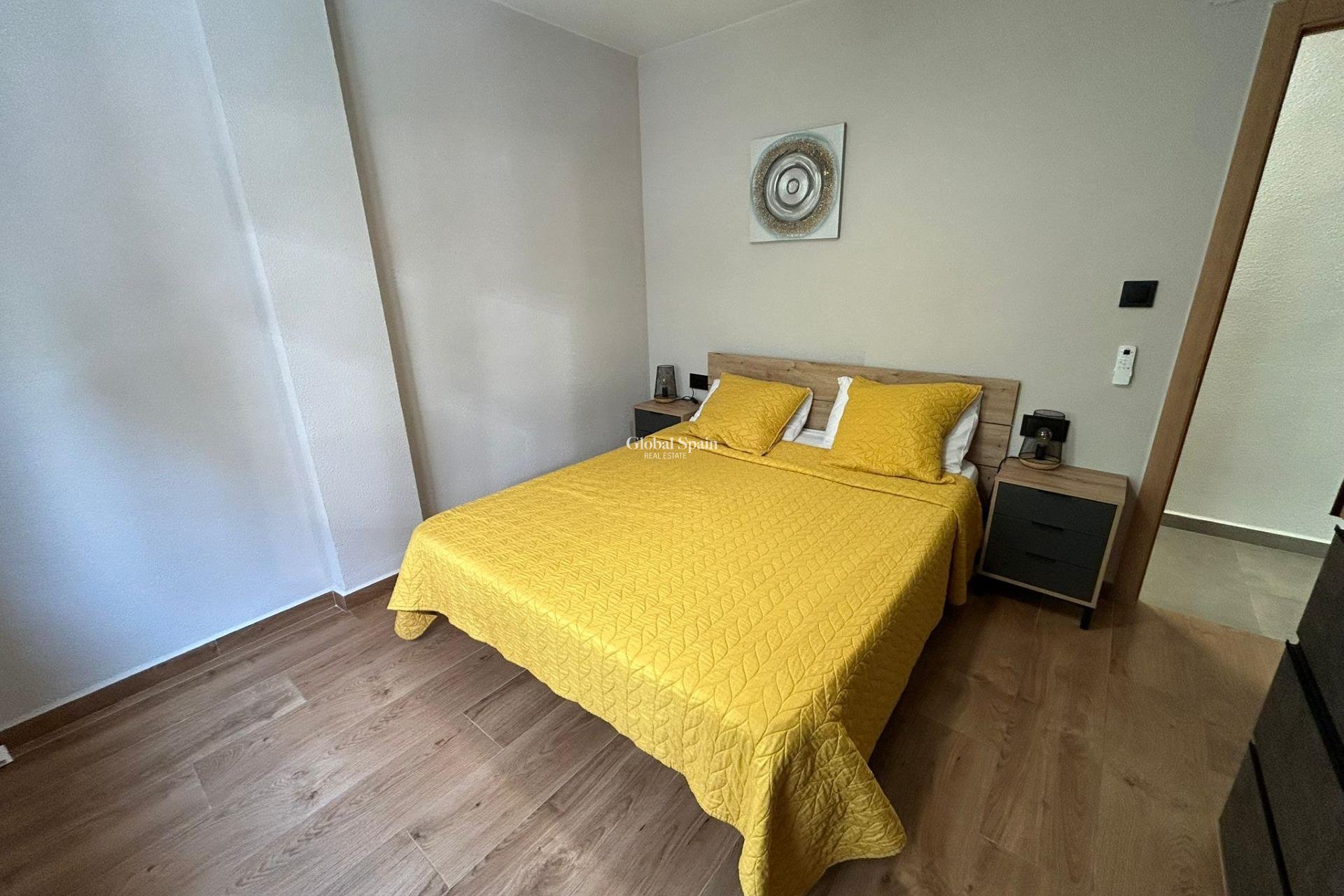 Revente - APPARTEMENT -
TORREVIEJA - Estacion de autobuses