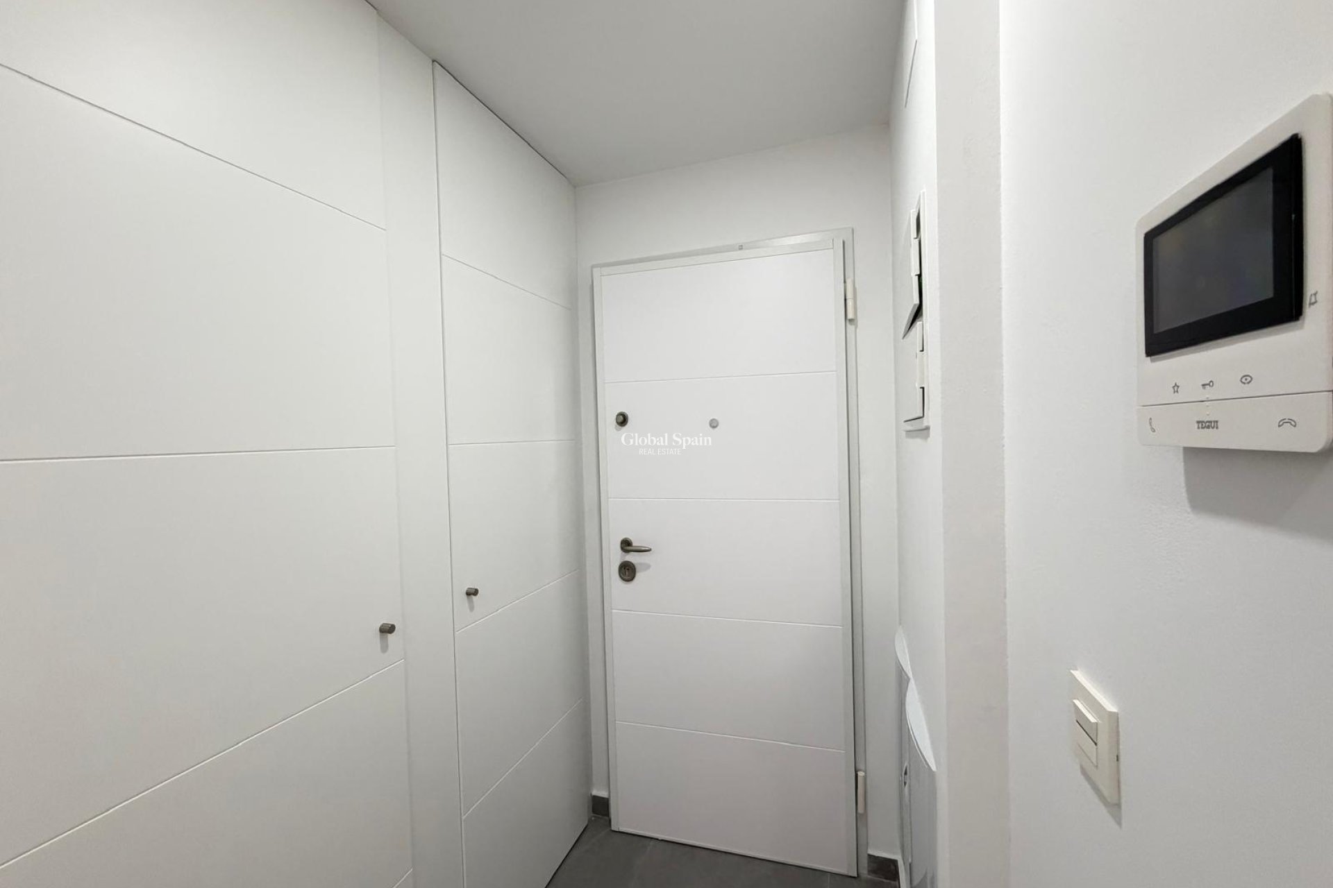 Revente - APPARTEMENT -
TORREVIEJA - Estacion de autobuses