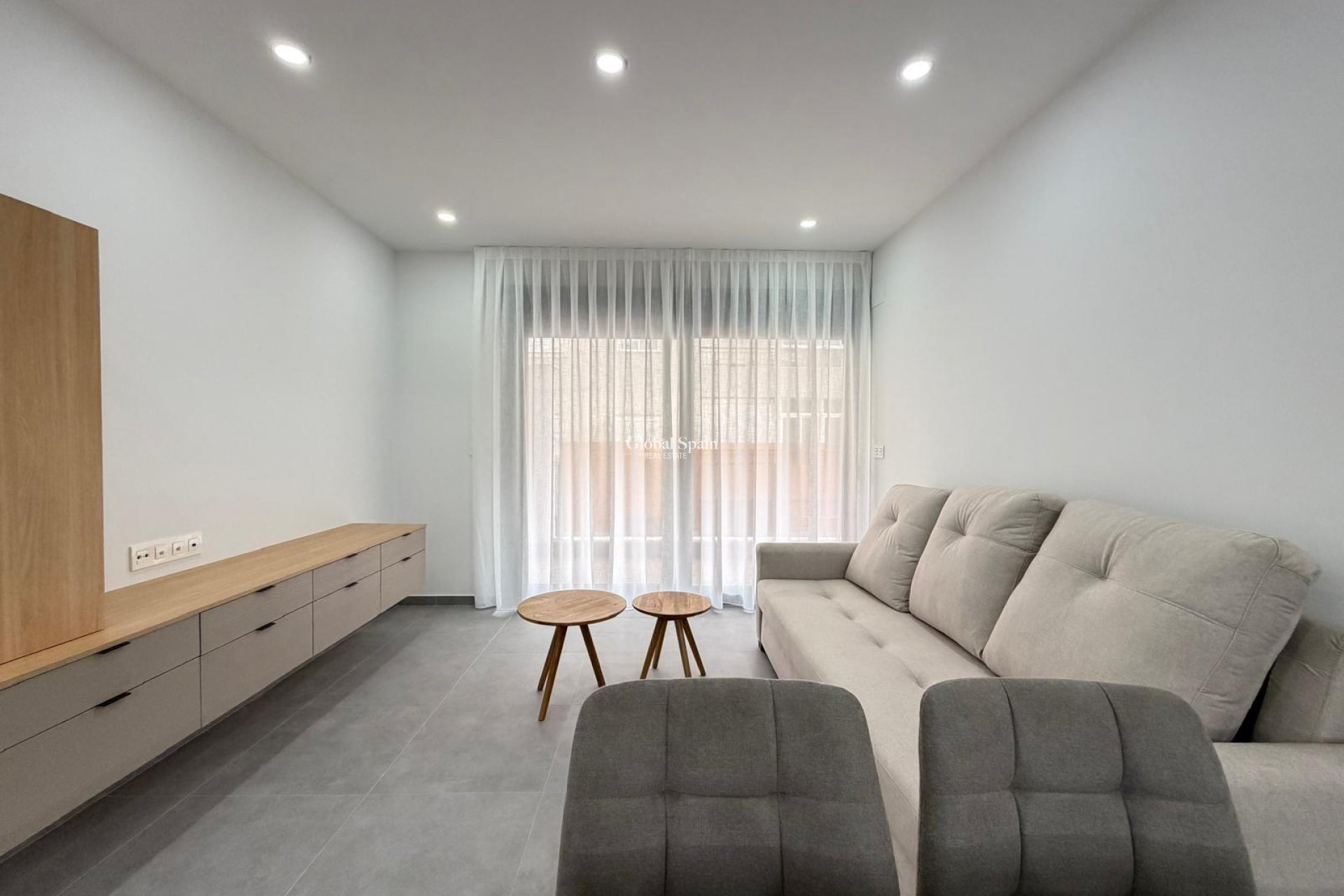 Revente - APPARTEMENT -
TORREVIEJA - Estacion de autobuses