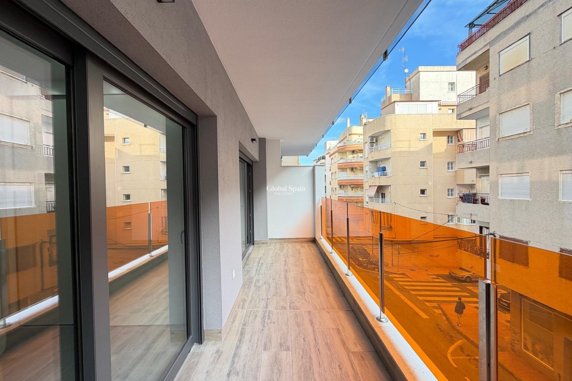 Revente - APPARTEMENT -
TORREVIEJA - Estacion de autobuses