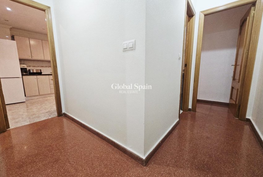 Revente - APPARTEMENT -
TORREVIEJA - Estacion de autobuses