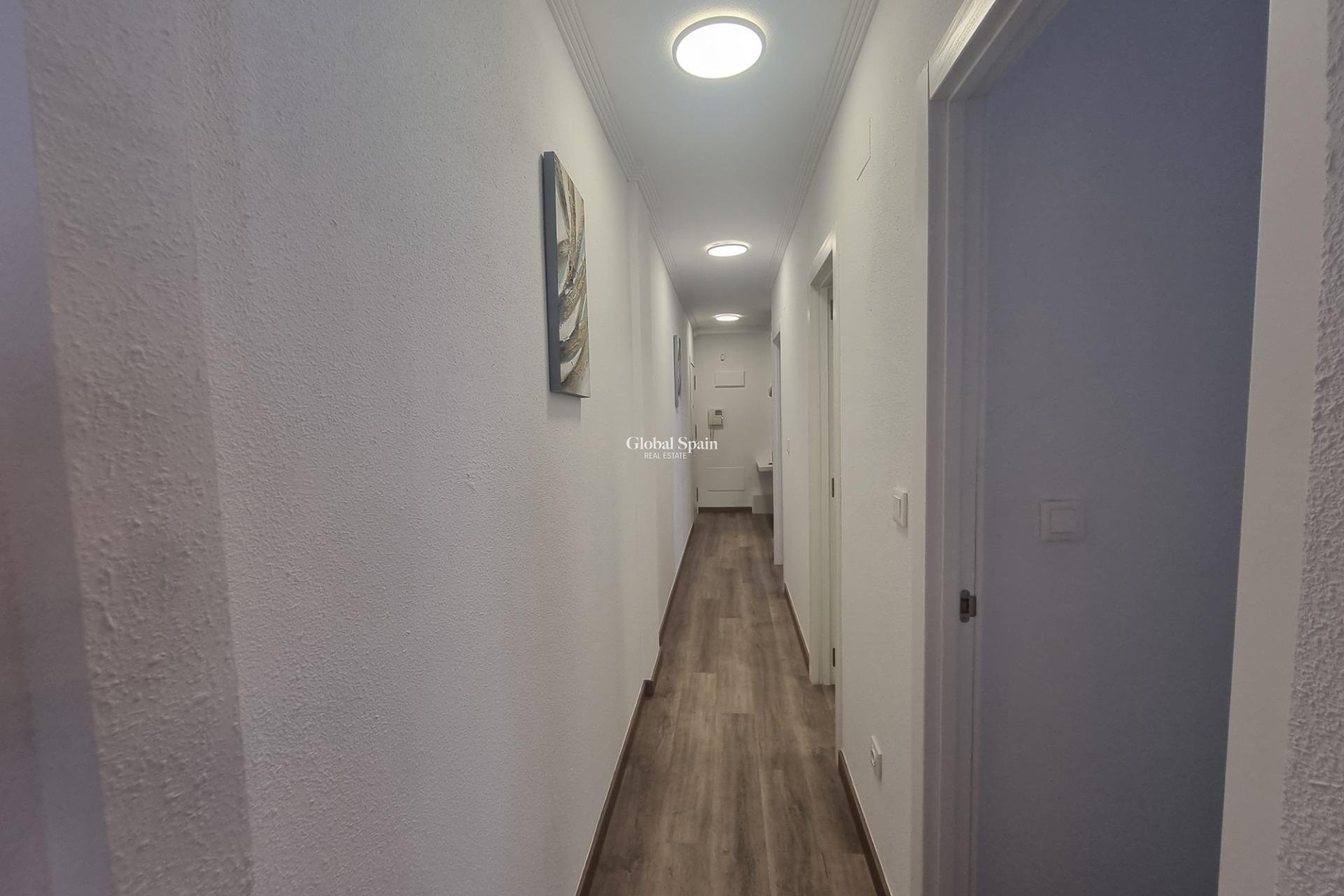 Revente - APPARTEMENT -
TORREVIEJA - Estacion de autobuses