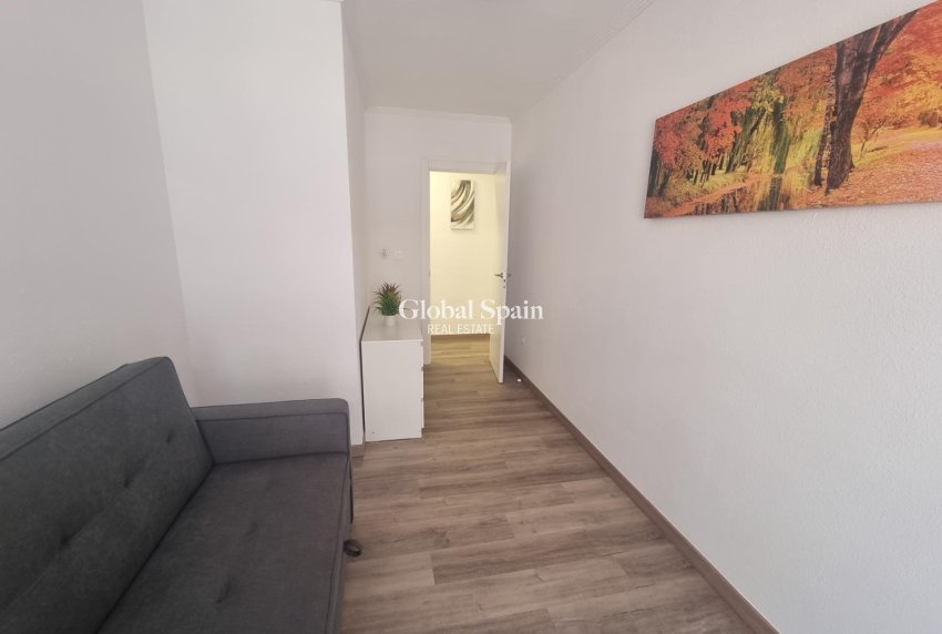 Revente - APPARTEMENT -
TORREVIEJA - Estacion de autobuses