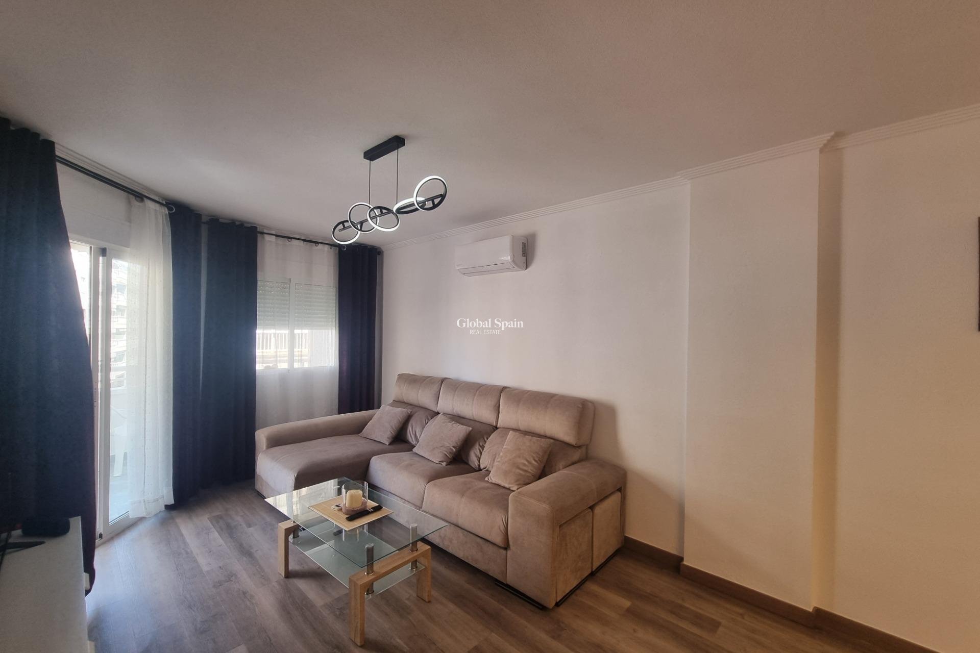 Revente - APPARTEMENT -
TORREVIEJA - Estacion de autobuses