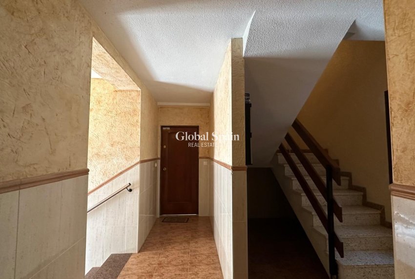 Revente - APPARTEMENT -
TORREVIEJA - Estacion de autobuses