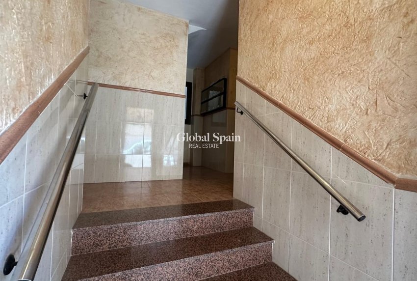 Revente - APPARTEMENT -
TORREVIEJA - Estacion de autobuses