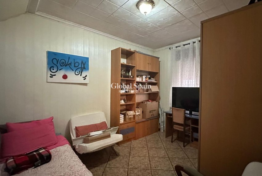 Revente - APPARTEMENT -
TORREVIEJA - Estacion de autobuses