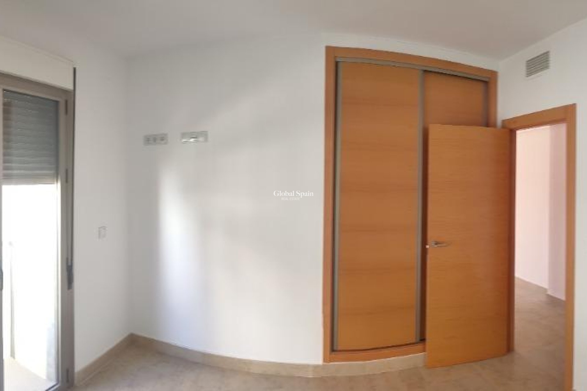 Revente - APPARTEMENT -
TORREVIEJA - Estacion de autobuses