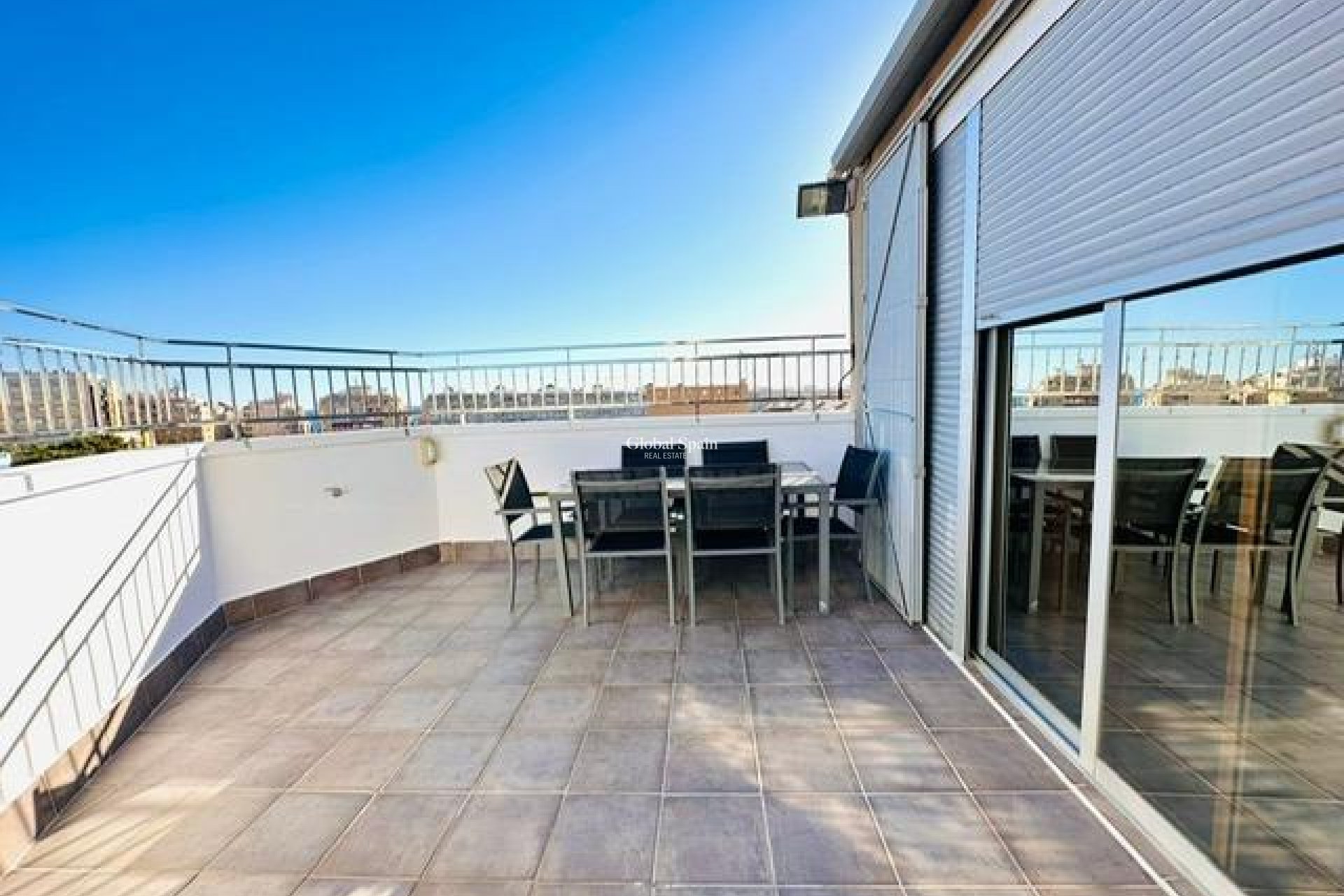 Revente - APPARTEMENT -
TORREVIEJA - Estacion de autobuses