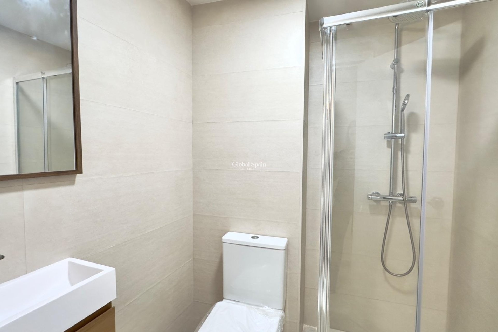 Revente - APPARTEMENT -
TORREVIEJA - Estacion de autobuses