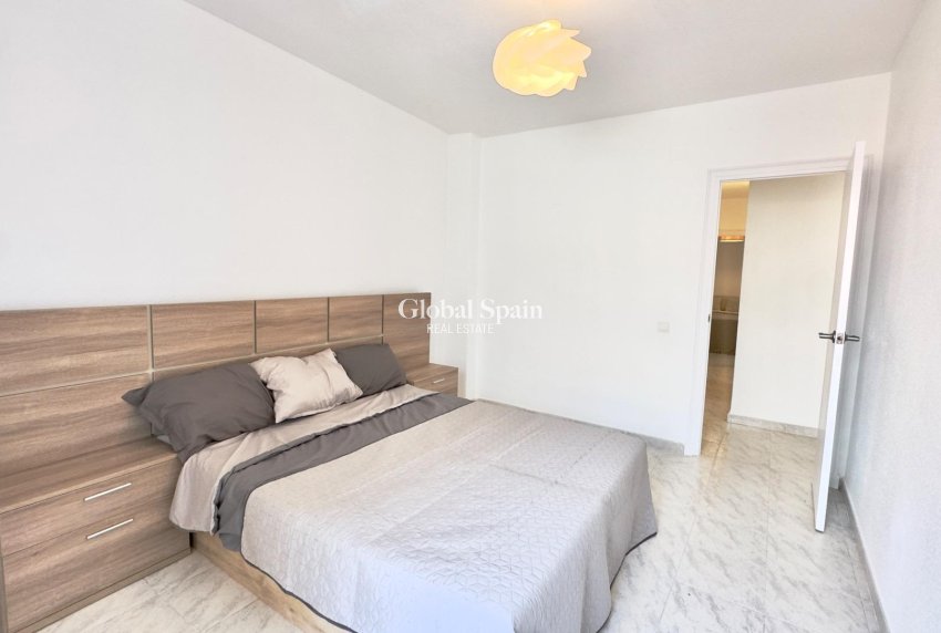 Revente - APPARTEMENT -
TORREVIEJA - Estacion de autobuses