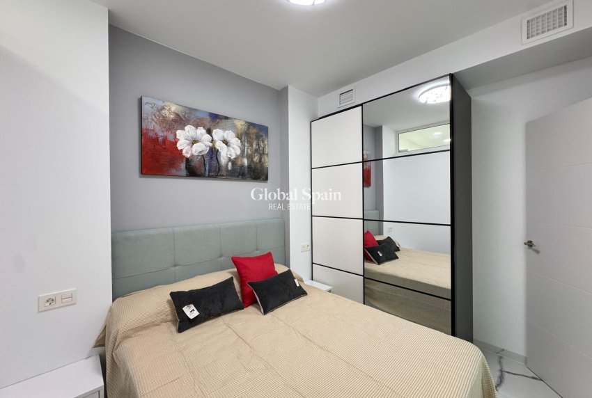 Revente - APPARTEMENT -
TORREVIEJA - Estacion de autobuses