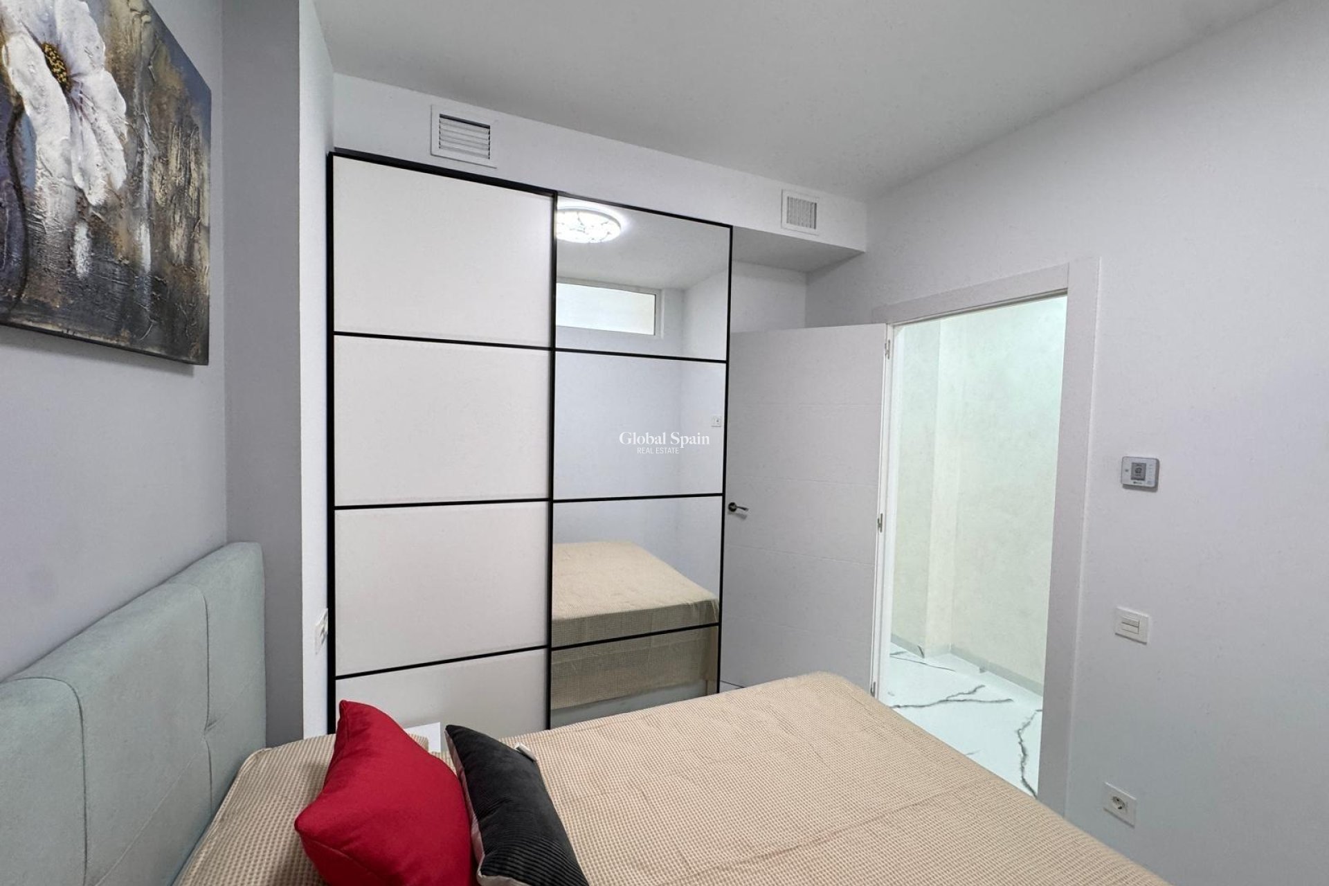 Revente - APPARTEMENT -
TORREVIEJA - Estacion de autobuses