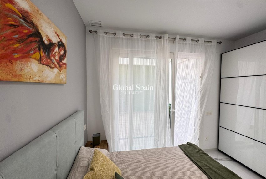 Revente - APPARTEMENT -
TORREVIEJA - Estacion de autobuses