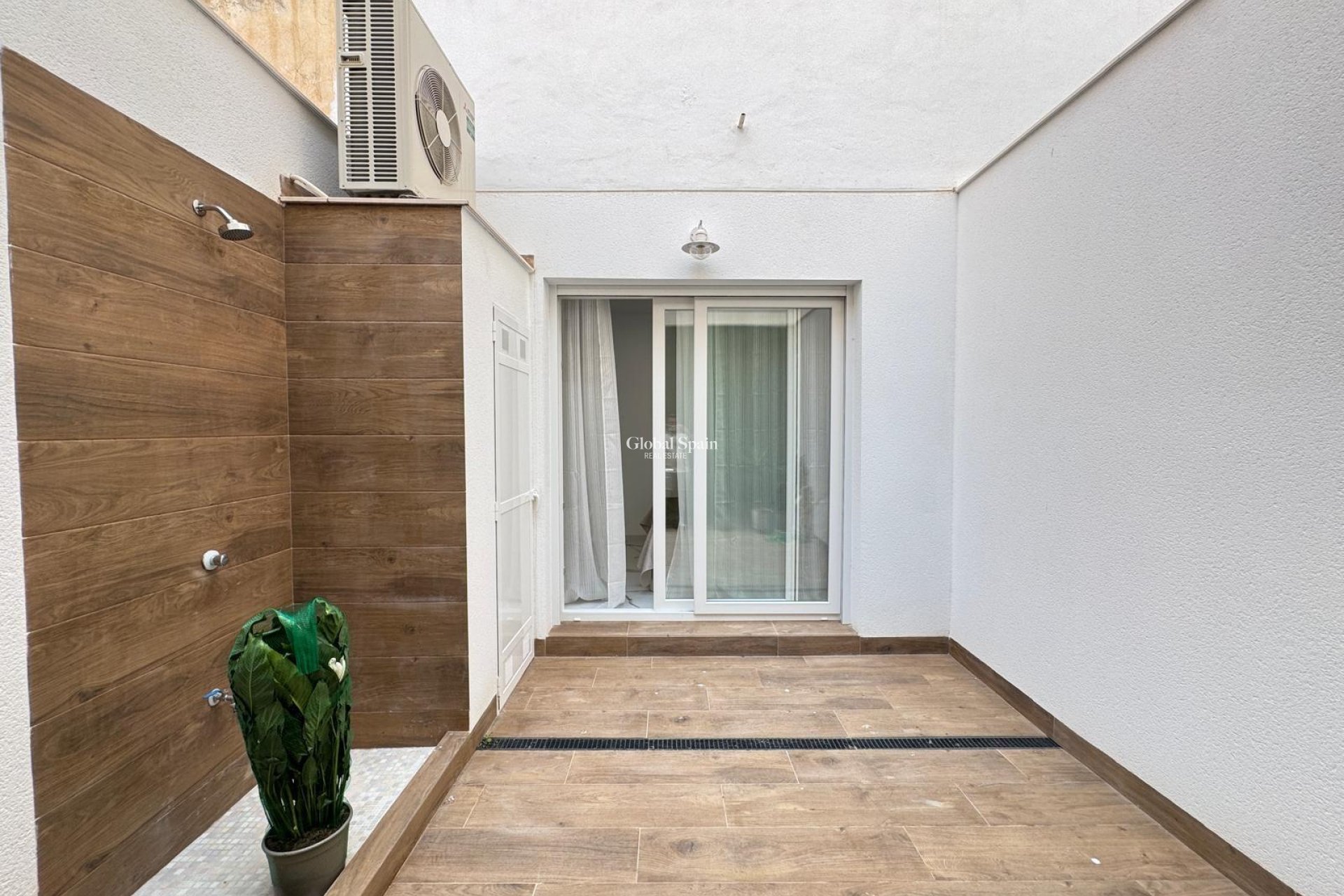 Revente - APPARTEMENT -
TORREVIEJA - Estacion de autobuses