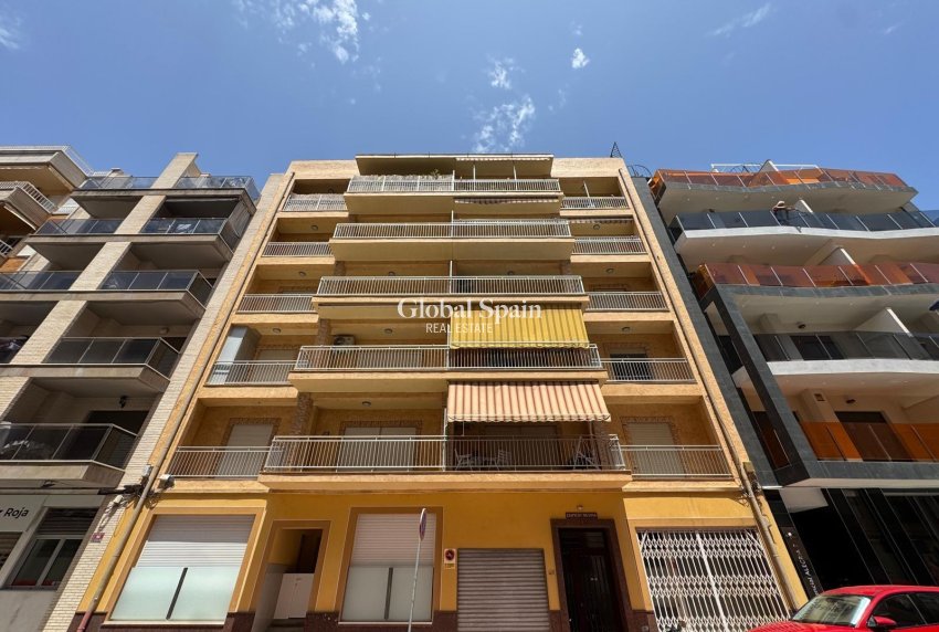 Revente - APPARTEMENT -
TORREVIEJA - Estacion de autobuses