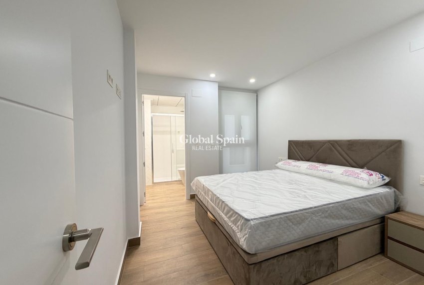 Revente - APPARTEMENT -
TORREVIEJA - Estacion de autobuses
