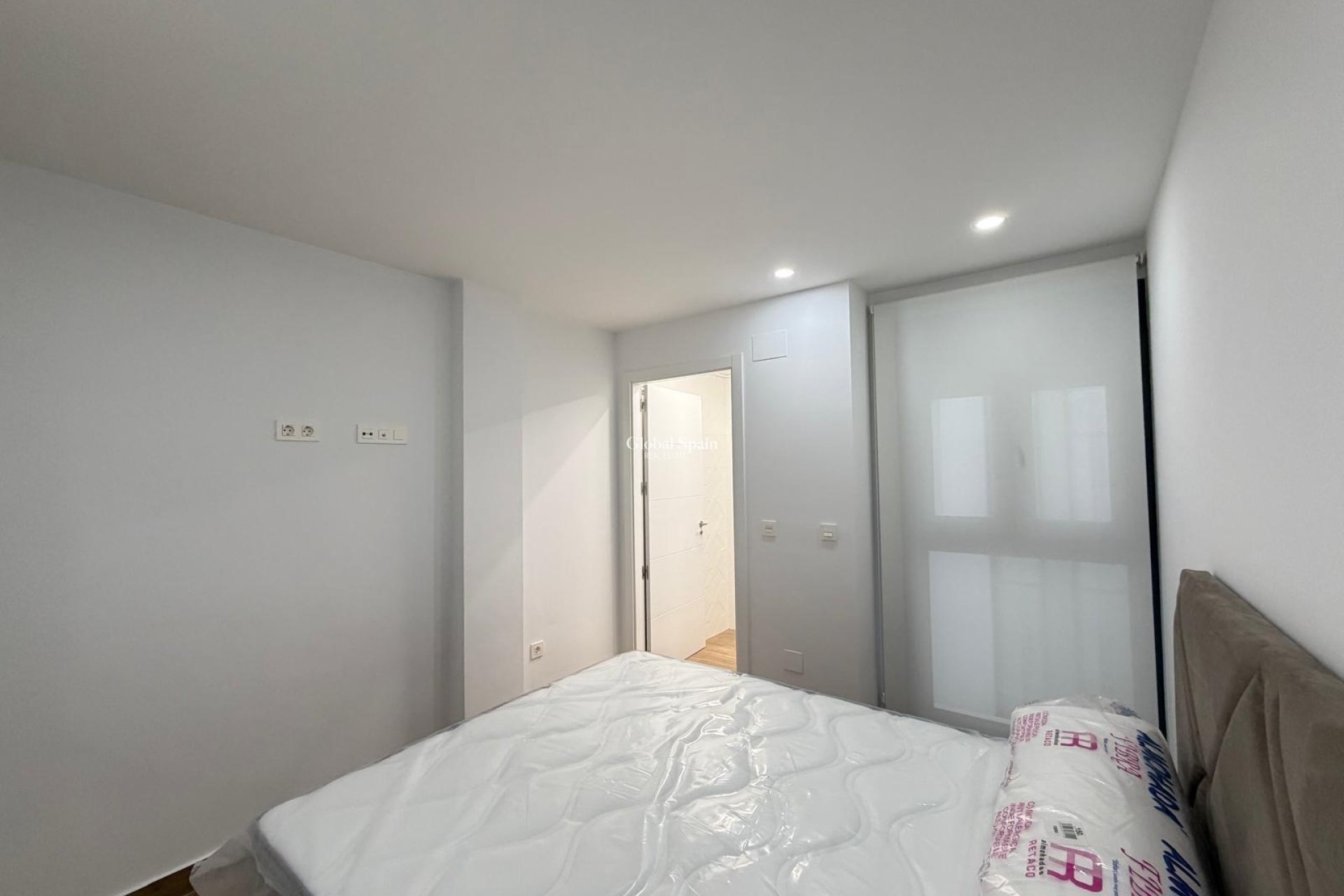 Revente - APPARTEMENT -
TORREVIEJA - Estacion de autobuses
