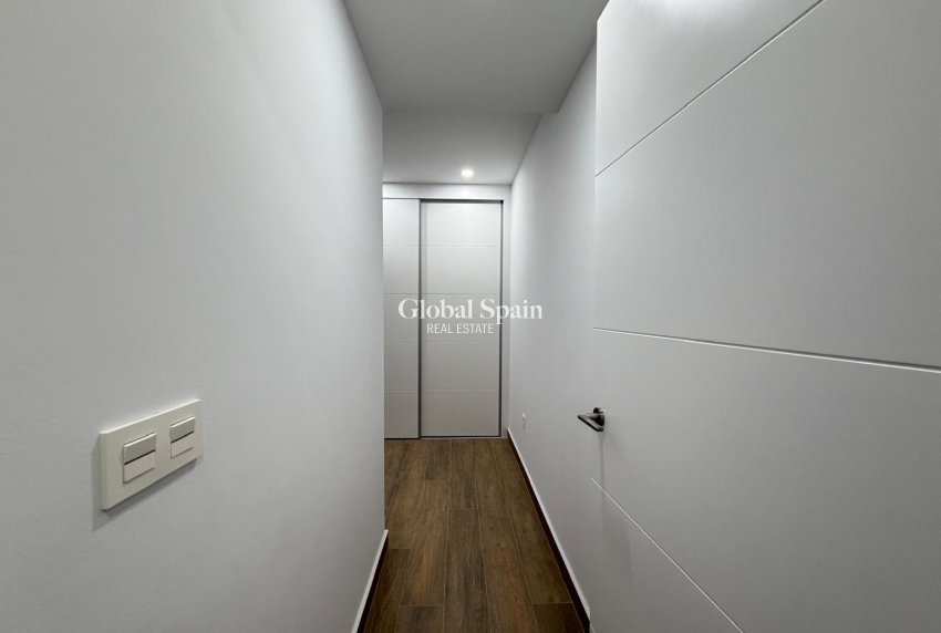 Revente - APPARTEMENT -
TORREVIEJA - Estacion de autobuses