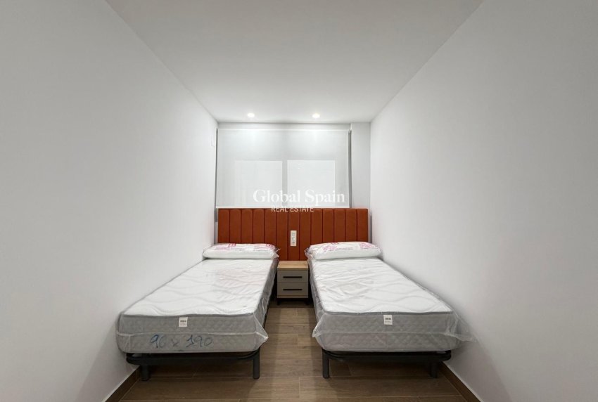Revente - APPARTEMENT -
TORREVIEJA - Estacion de autobuses