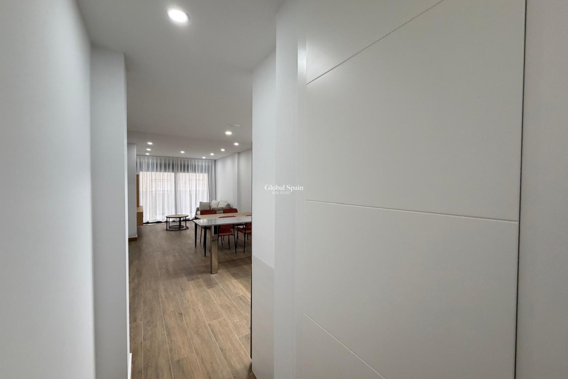 Revente - APPARTEMENT -
TORREVIEJA - Estacion de autobuses