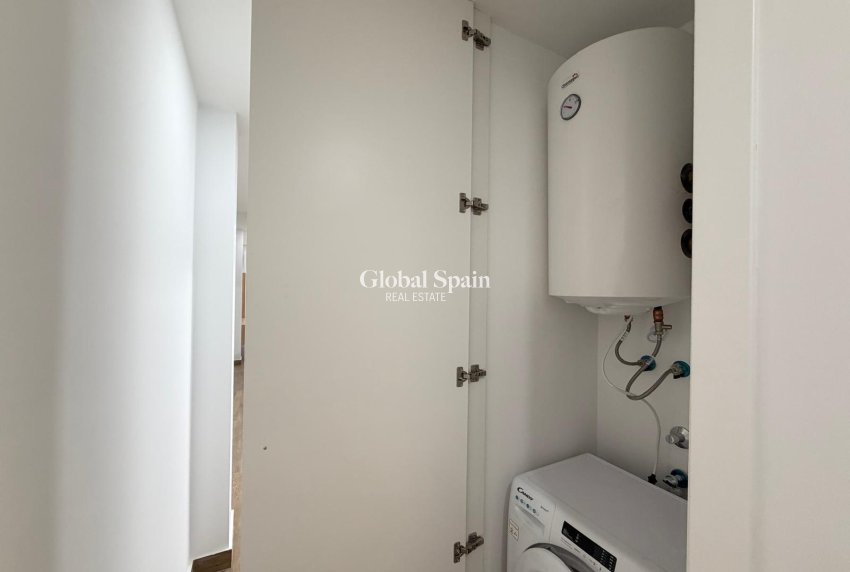 Revente - APPARTEMENT -
TORREVIEJA - Estacion de autobuses