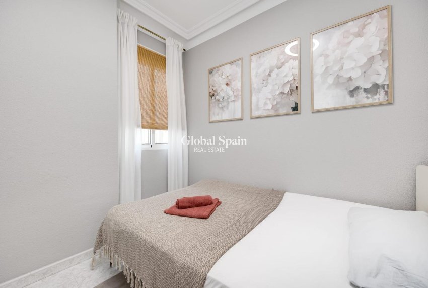 Revente - APPARTEMENT -
TORREVIEJA - Estacion de autobuses