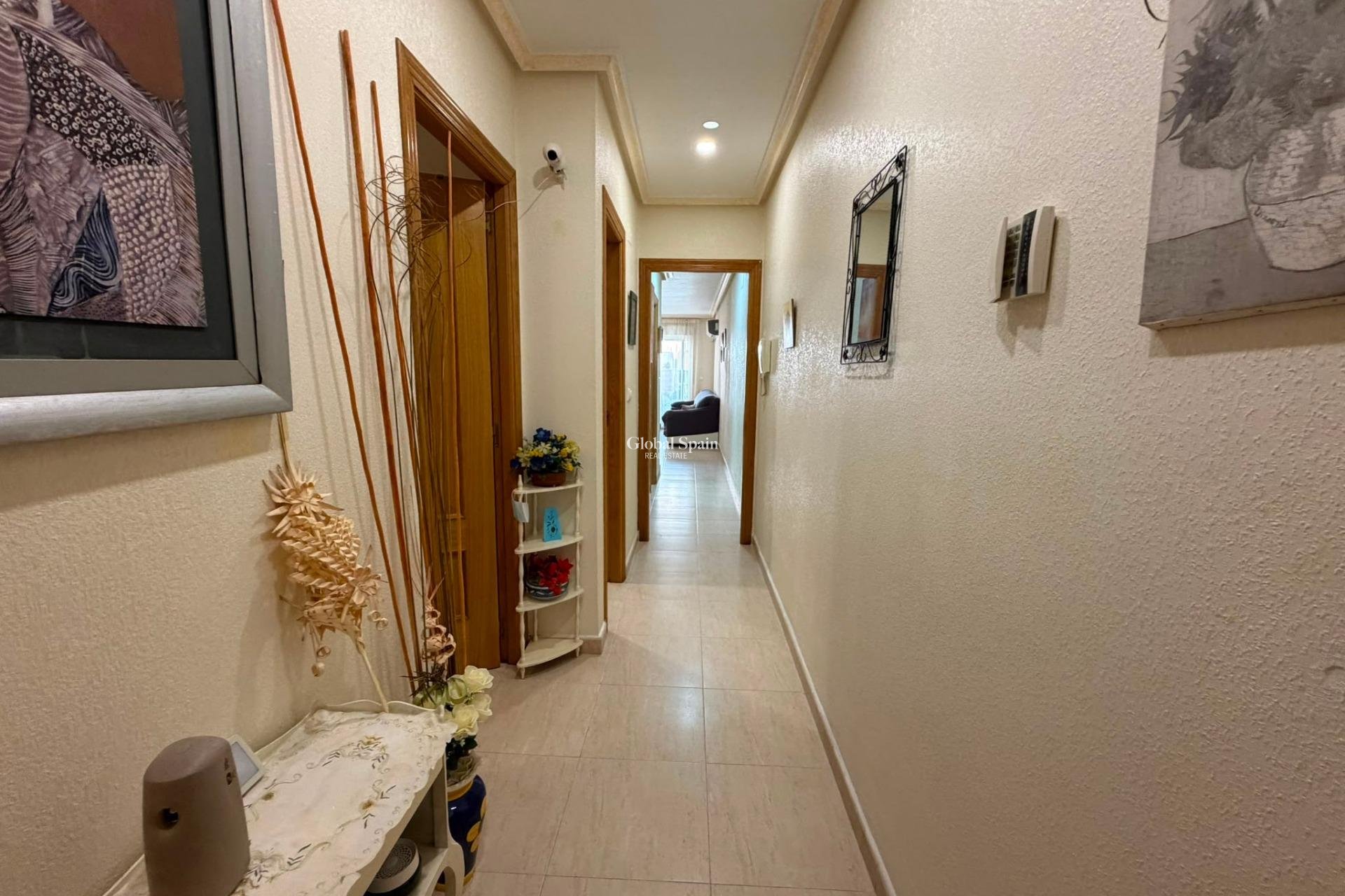 Revente - APPARTEMENT -
TORREVIEJA - Estacion de autobuses