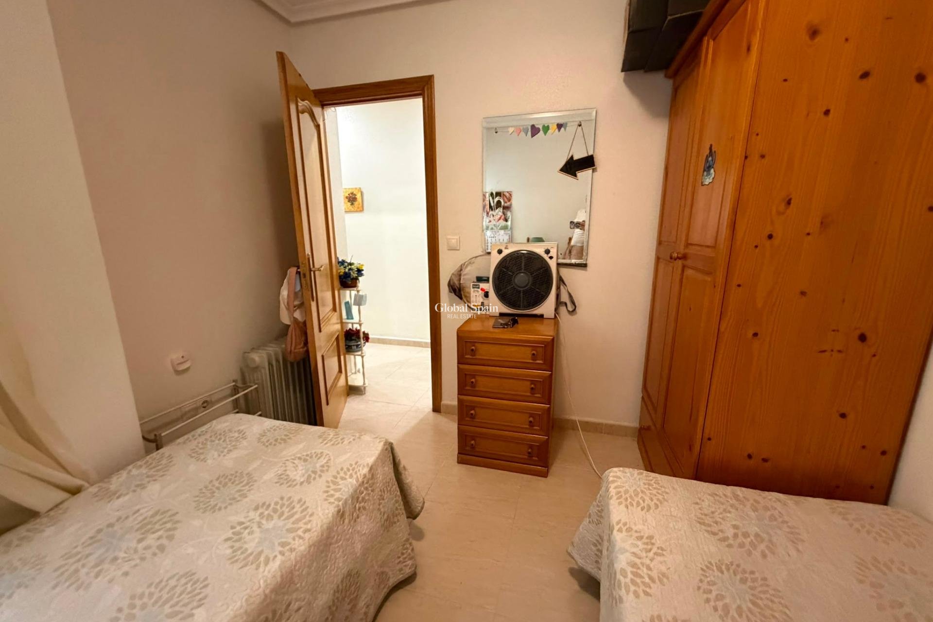 Revente - APPARTEMENT -
TORREVIEJA - Estacion de autobuses