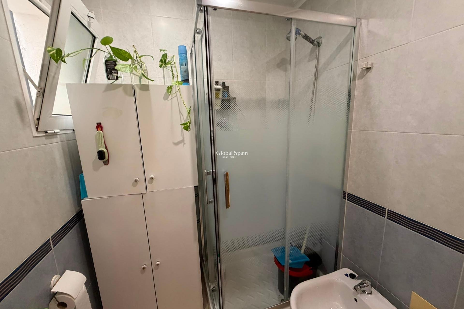 Revente - APPARTEMENT -
TORREVIEJA - Estacion de autobuses