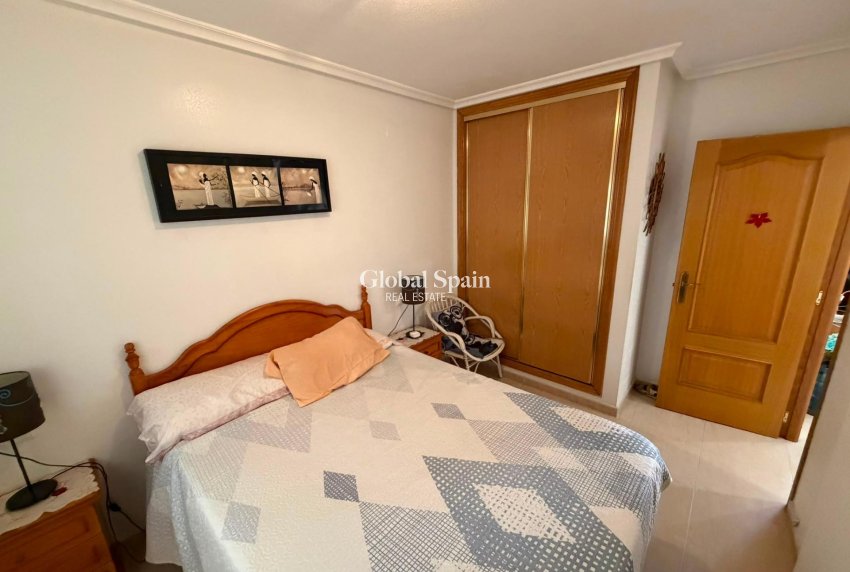 Revente - APPARTEMENT -
TORREVIEJA - Estacion de autobuses