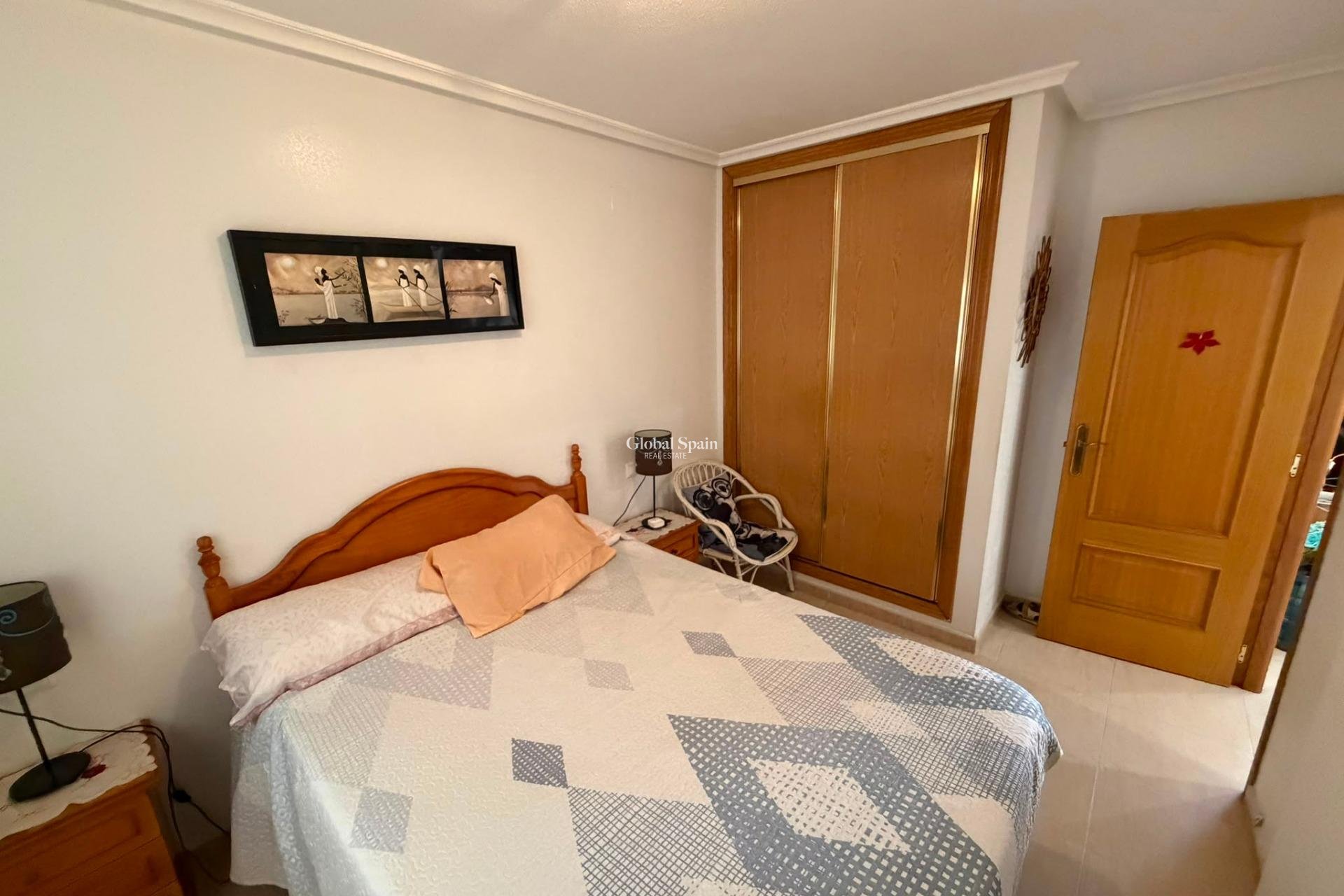 Revente - APPARTEMENT -
TORREVIEJA - Estacion de autobuses