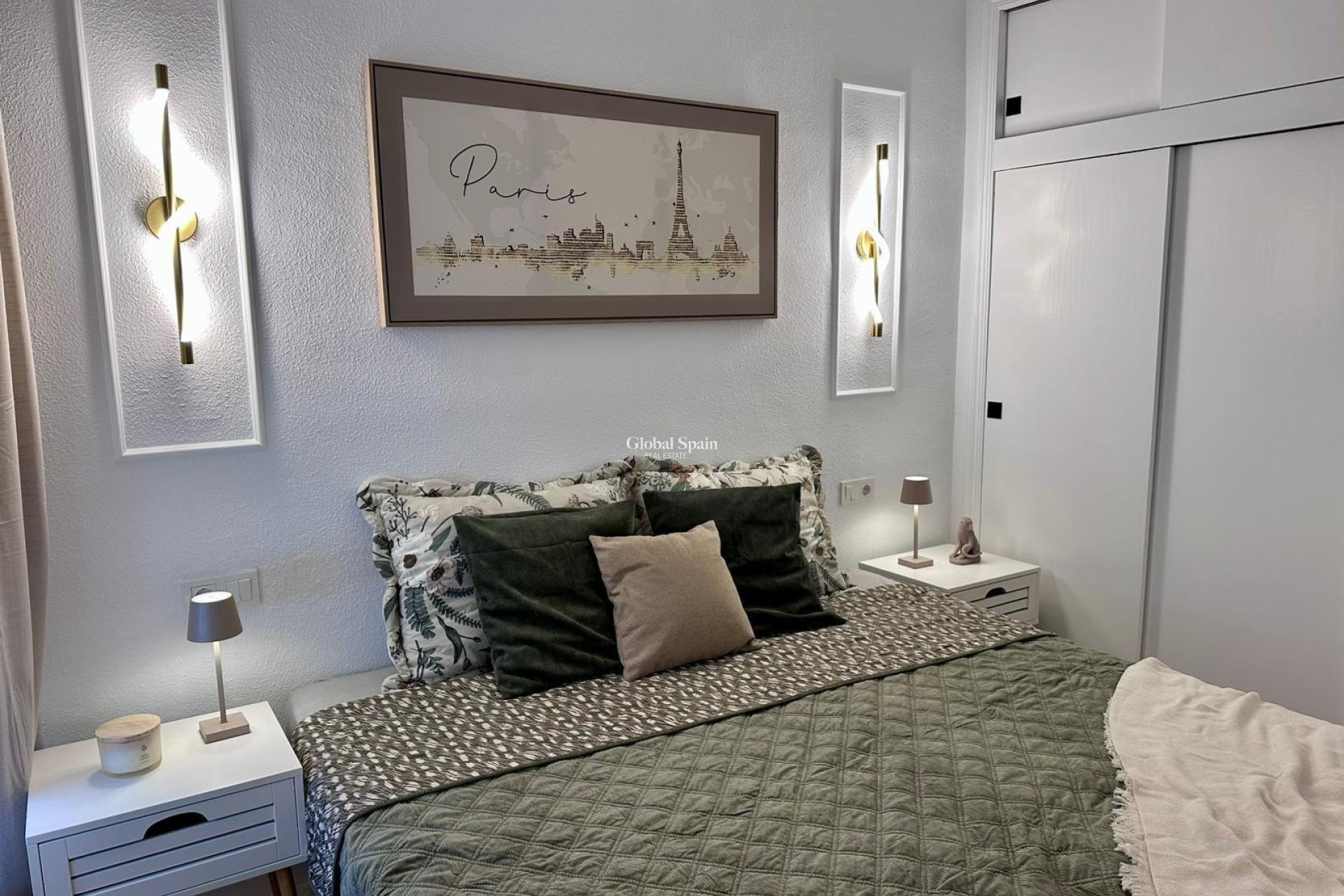 Revente - APPARTEMENT -
TORREVIEJA - Estacion de autobuses